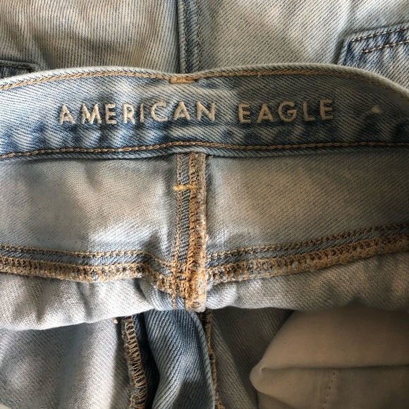 AMERICAN EAGLE DISTRESSED DENIM MOM SHORT SIZE 8 - Picture 9 of 12
